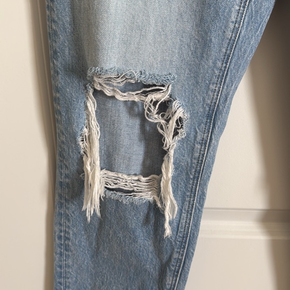 American Eagle Mom Jean - Picture 2 of 6